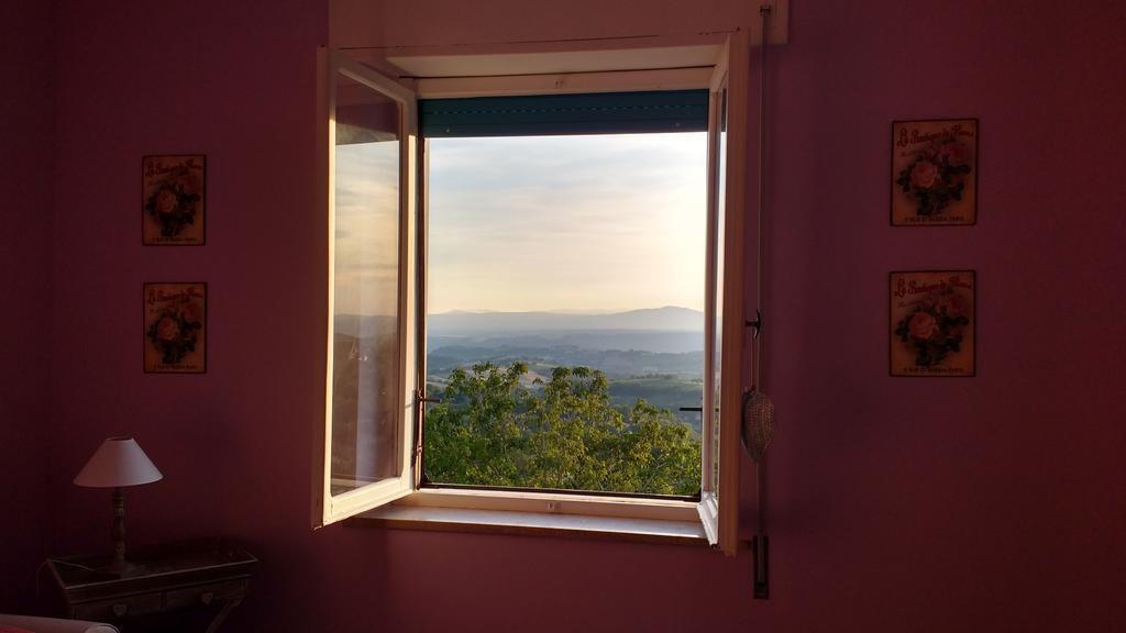 Tramonti E Valli Calvi dell' Umbria Bagian luar foto